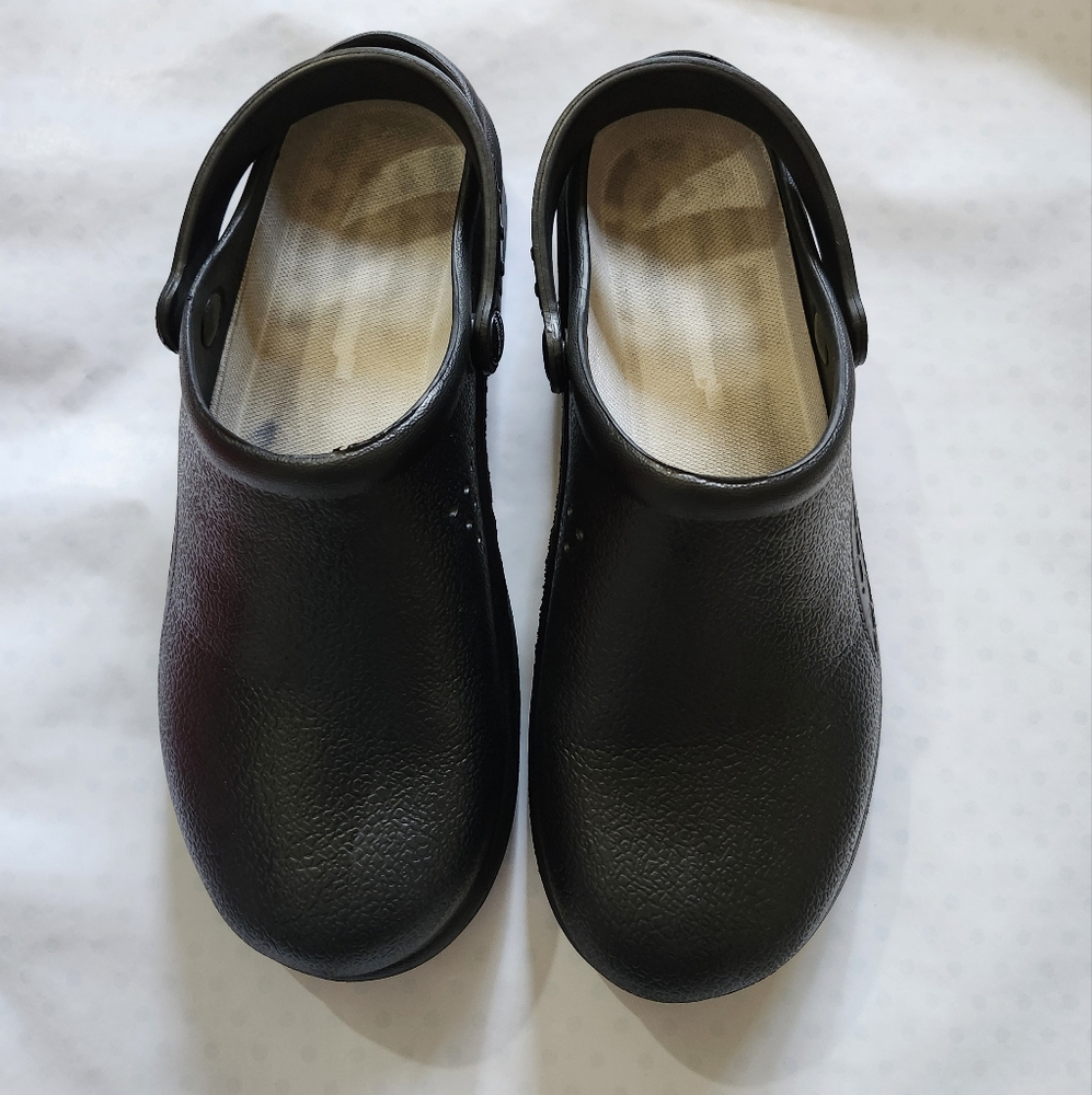 Natural uniform shoes